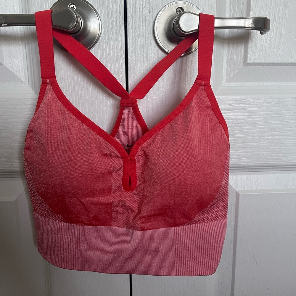 Nike Dri-Fit Keyhole Sports Bra